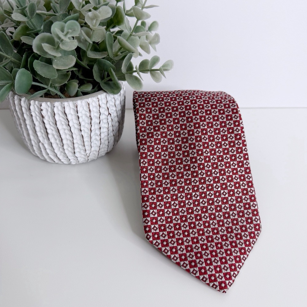 NWOT Jos. A.‎ Bank Silk Necktie Red White Jacquard 3 7/8" X 59" Workwear Preppy